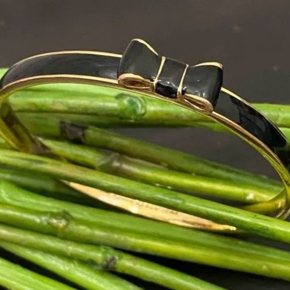Kate Spade Black Take A Bow Enamel Layering Stackable
Bangle Bracelet ♠️⚜️ - Picture 6 of 15